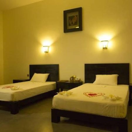 Grand Tamarind Lake Kataragama Exterior photo