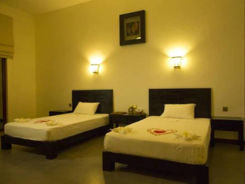 Grand Tamarind Lake Kataragama Exterior photo